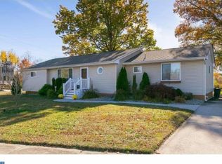 700 Willow Dr, Gibbstown, NJ 08027