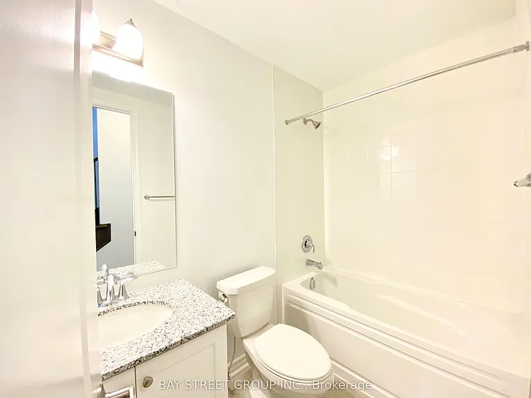 1362 William Halton Pkwy W — Photo 6