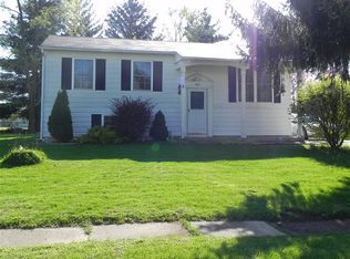 504 E Ohio Ct, Sturgis, MI 49091