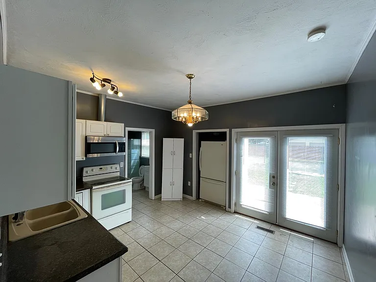 1627 Blaine Ave — Photo 24