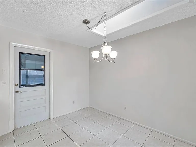 2291 Shelly Dr #D — Photo 9