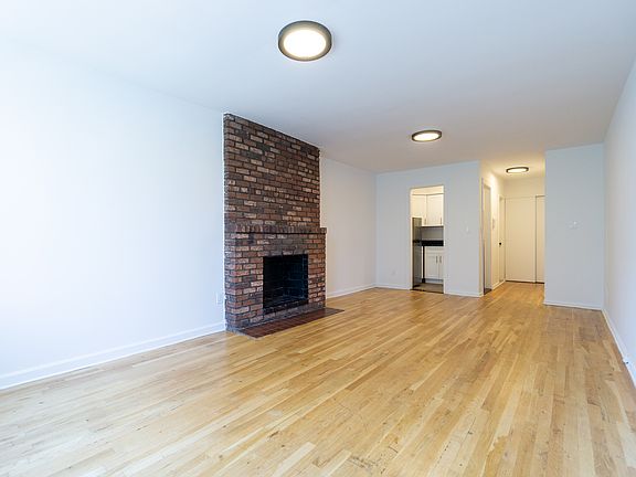 5th image of 205 2nd Ave APT 4A