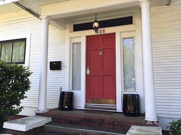 4th image of 608 W Burleson St
