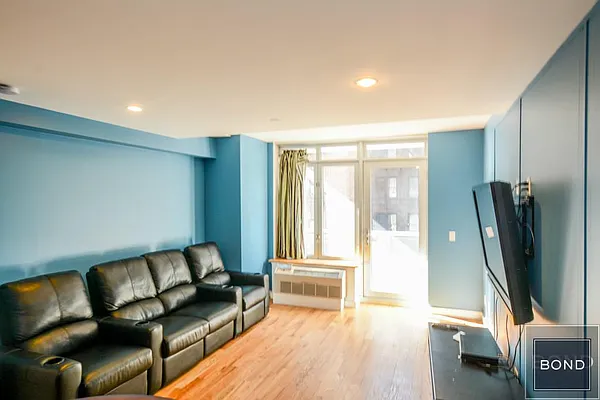 Rented by Bond New York | media 23