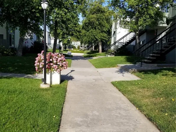 627 N Bristol St Unit 32, Santa Ana, CA 92703