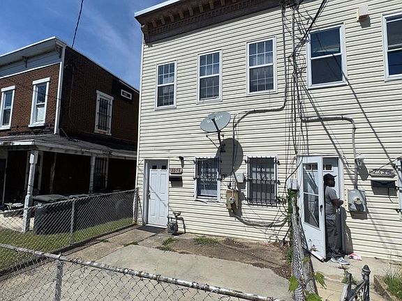 3rd image of 2328 Nicholson St SE