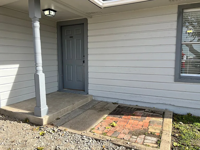 2526 Louise St #A — Photo 13