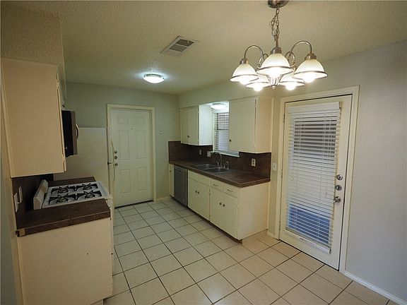 4th image of 9813 Dallum Dr