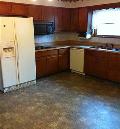 5th image of 134 Alexander Dr