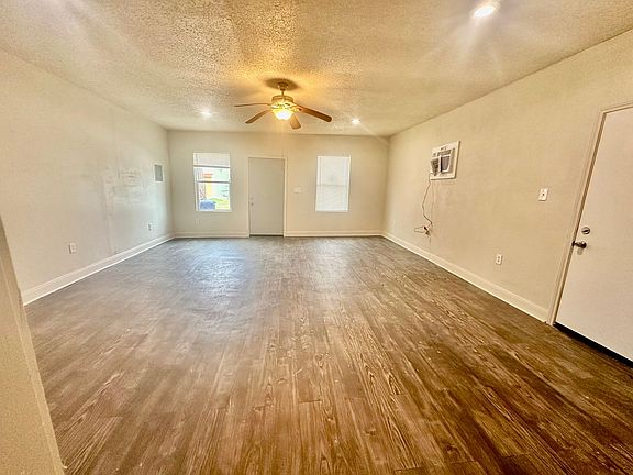 4th image of 1402 E Highland Blvd #2