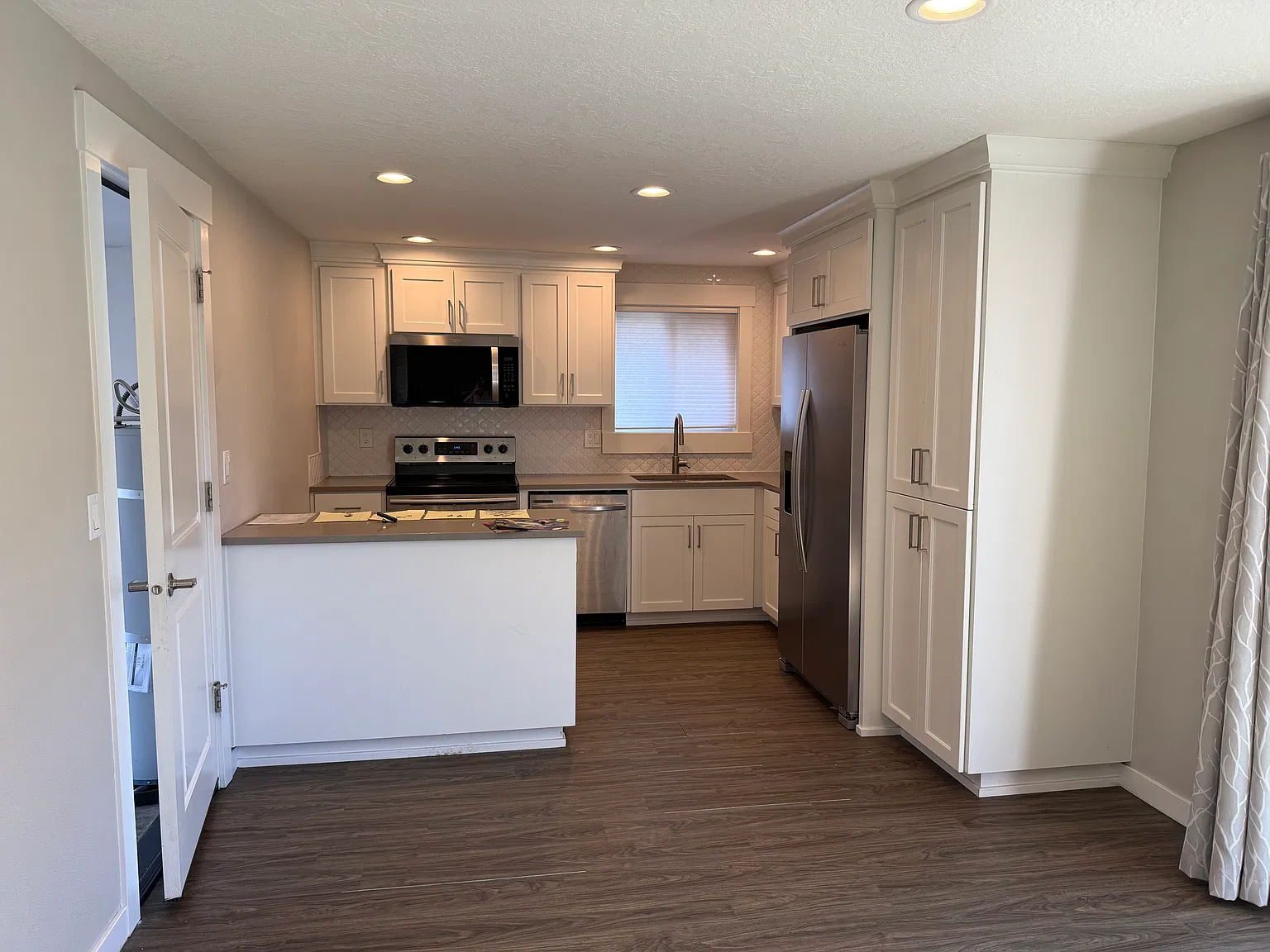 3 bed, 1200 sqft, $1,800 — Photo 4