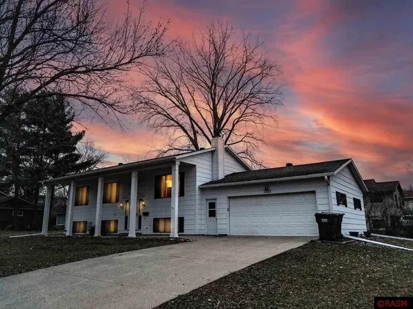 1001 Sioux Ln, Saint Peter, MN 56082