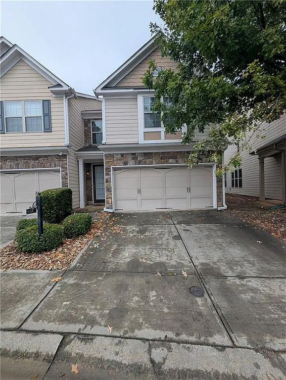 3 bed, 2.5 bath, 1944 sqft, $2,400 — Photo 1