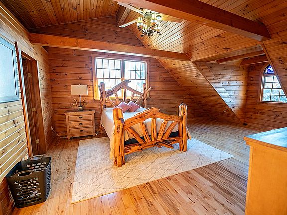 4th image of 45 Poco Rd