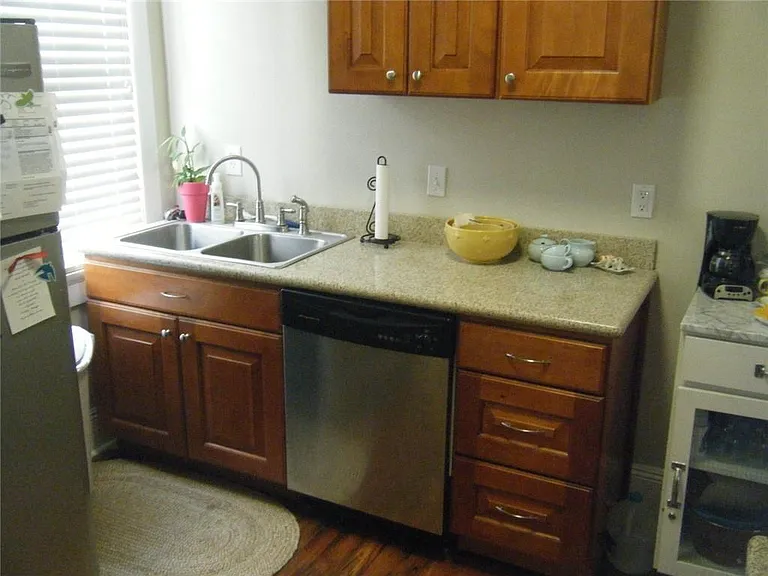 2438 State St #LOWER — Photo 8