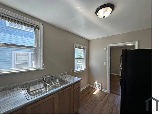 9518 Plymouth Ave — Photo 10