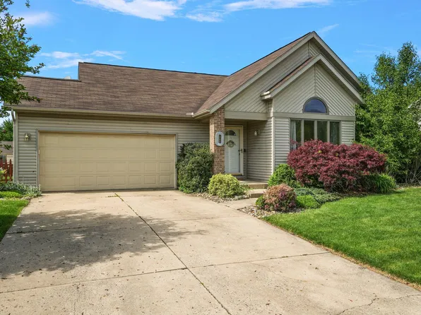 1412 Admiral Dr, Porter, IN 46304