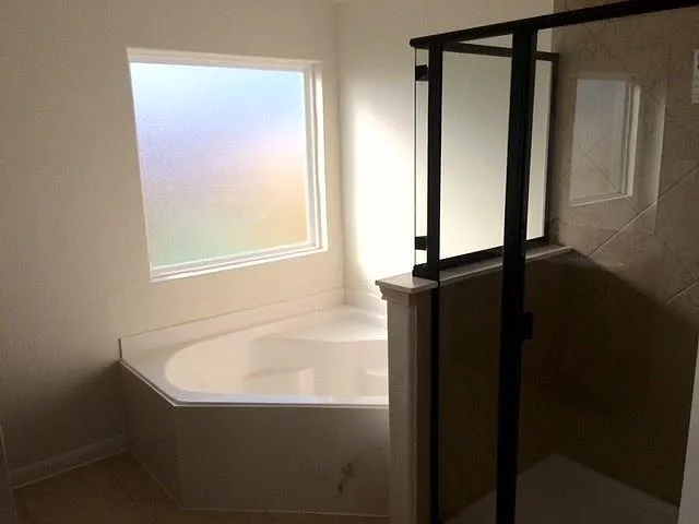 1532 Treeta Trl — Photo 3