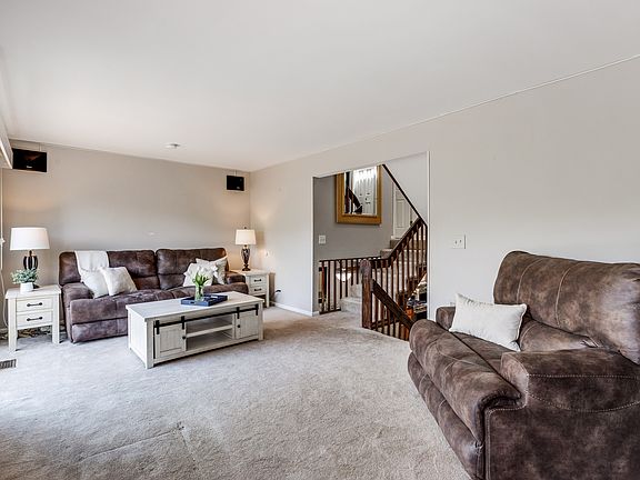 3rd image of 1664 Cove Ct #1664