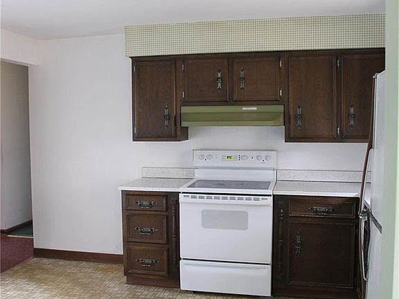 5th image of 29 Waverly Dr