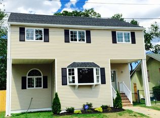 55 Barcellona Pl, Copiague, NY 11726