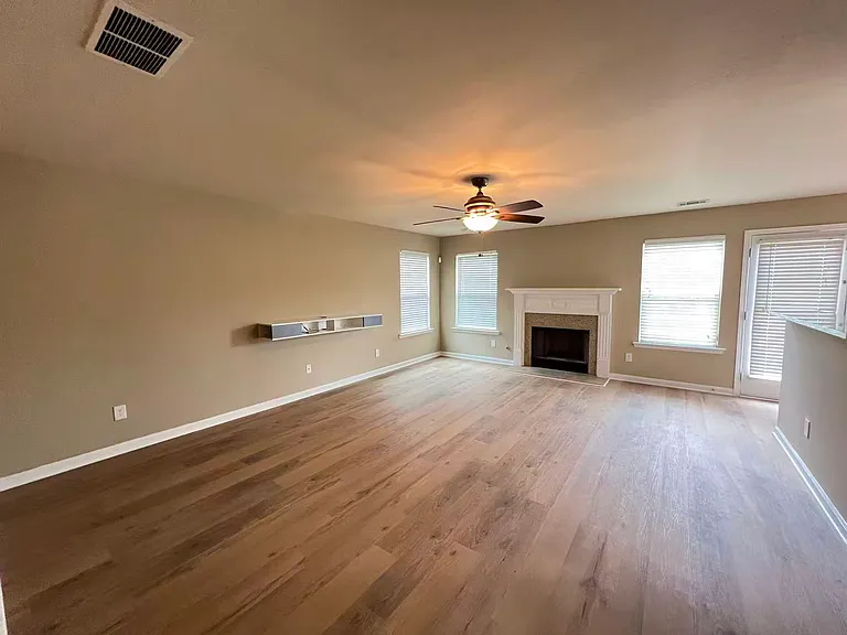 150 Franklin St — Photo 9