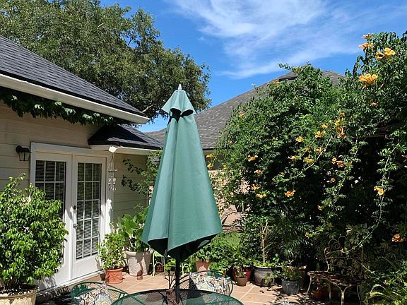 3rd image of 125 Gardenia Ave