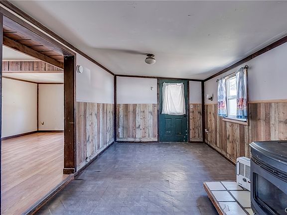 4th image of 25110 Pine Dr