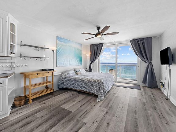 2nd image of 19201 Collins Ave #511