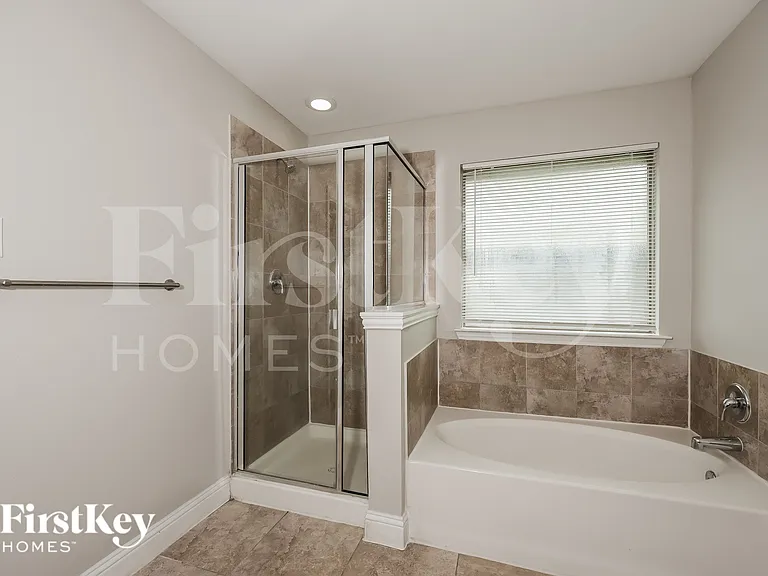 15630 Gatsby Ln — Photo 11