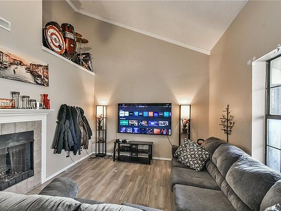 4th image of 11130 N Stratford Dr #426