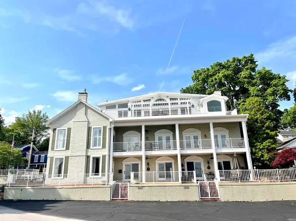 101 E Jennings St APT F, Newburgh, IN 47630