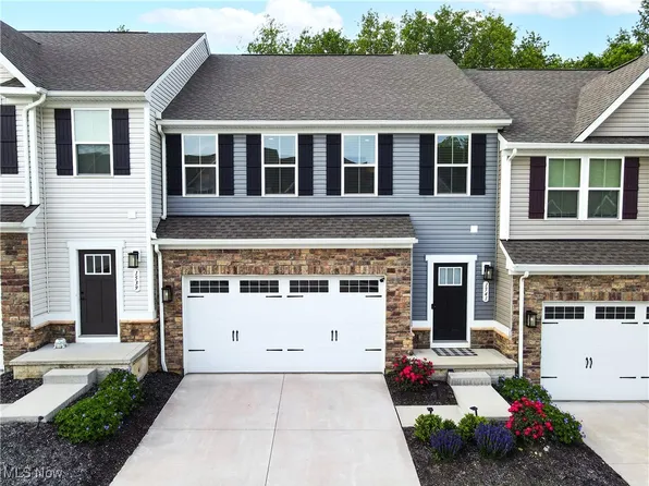 1541 Spruce Hill Dr, Stow, OH 44224
