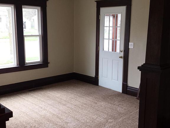 5th image of 1132 Elm St S