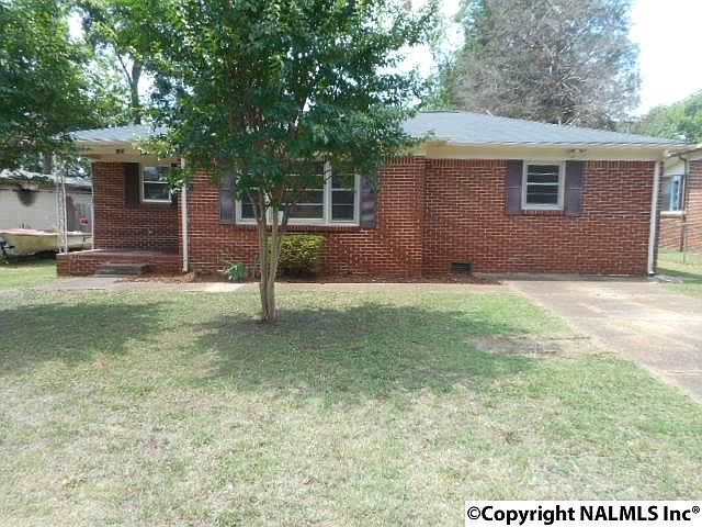 1st image of 1807 Canterbury Cir NW