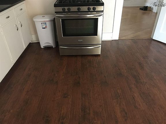 3rd image of 302 W Main St