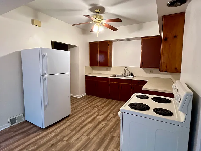 82 Floral Ave #1 — Photo 2