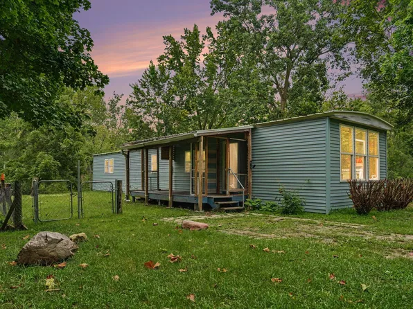 426 N 5th St, Burr Oak, MI 49030