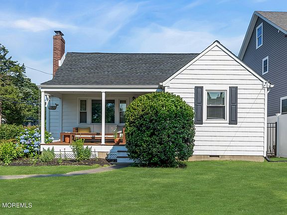 2nd image of 2151 8th Avenue