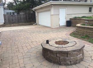 909 S 68th St, Omaha, NE 68106