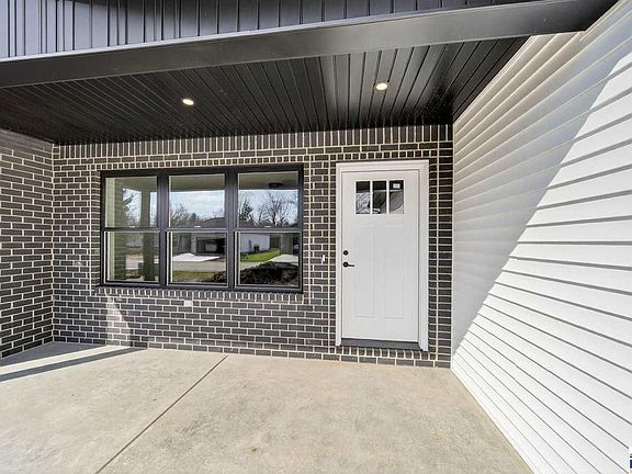 4th image of 1653 S Albert Way