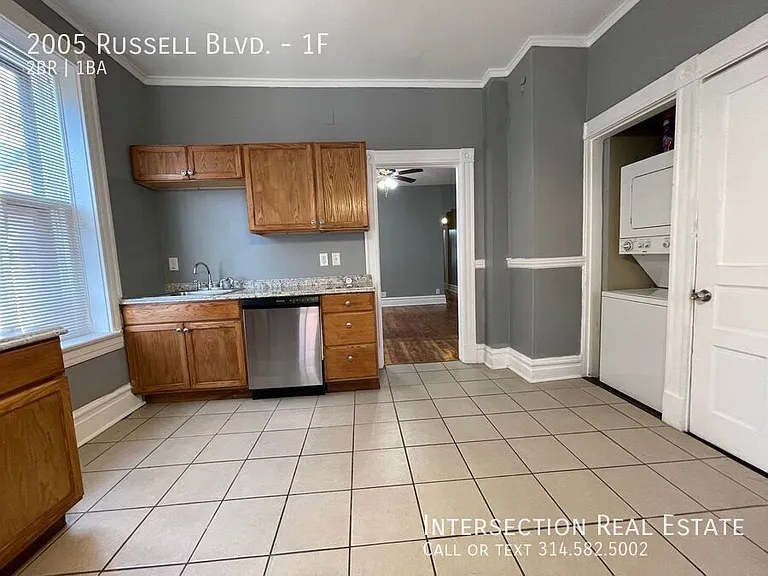 2005 Russell Blvd #1F — Photo 15