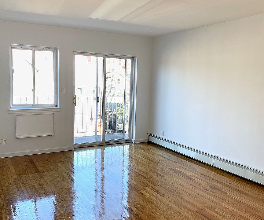 1st image of 3946 59th St #2