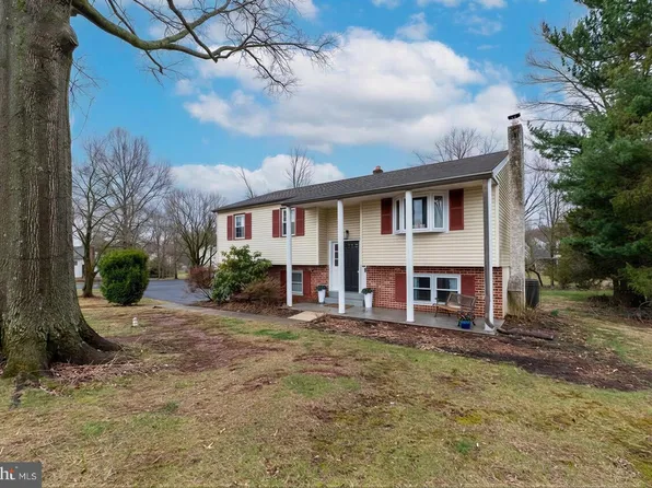 1227 Grandview Cir, Pottstown, PA 19465