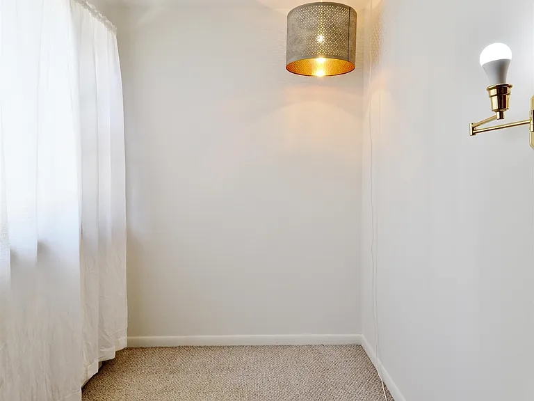 38 E 41st St — Photo 5