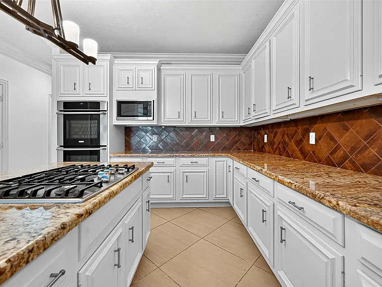 1803 Cottage Landing Ln — Photo 16
