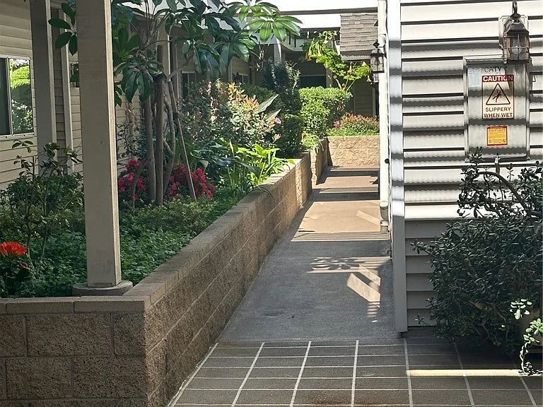 2706 Honolulu Ave #111 — Photo 4