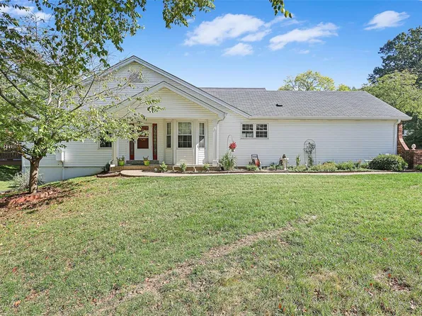 11924 Autumn Lakes Dr, Maryland Heights, MO 63043