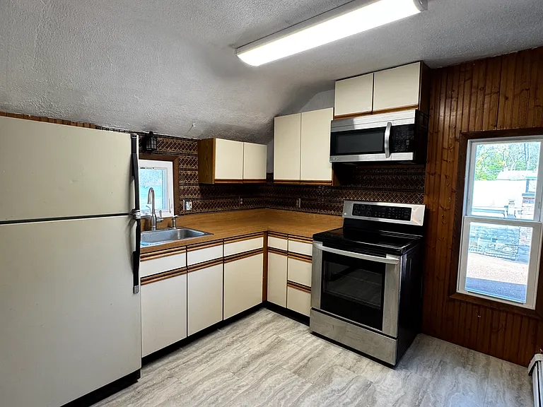 20 W Academy St #2 — Photo 2