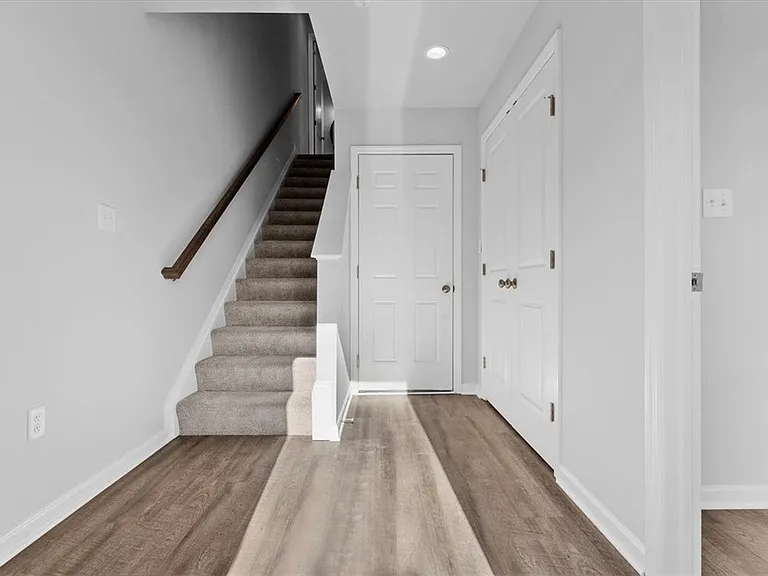 235 Main St — Photo 3